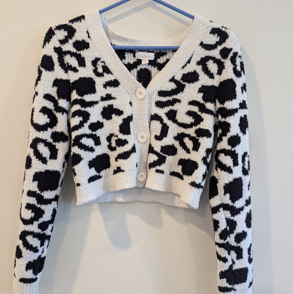 Colsie Black and White Leopard Print Cropped Cardigan